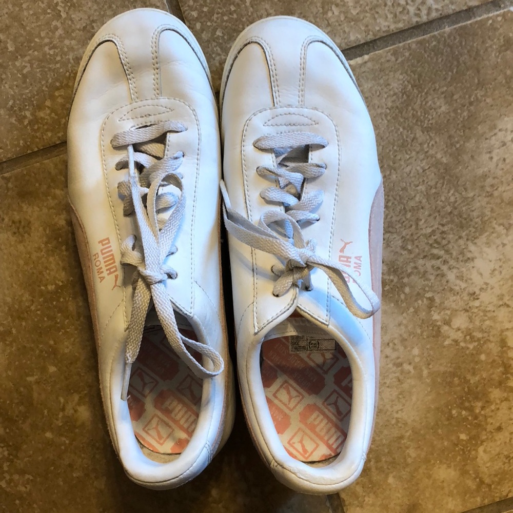 Puma Roma women’s sneakers SZ 9